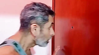 Tarado Espia Rola Pela Porta e Eu Dou o Que Ele Merece e Gozo No Cu Dele - Parte 2 &lpar;COMPLETO NO XV Peppery E SHEER&rpar;